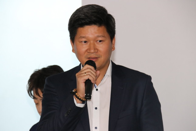 講評を行うデュイ・フォン・ヴー氏