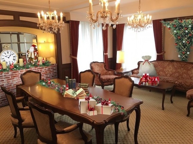 クリスマスモチーフいっぱいの客室
