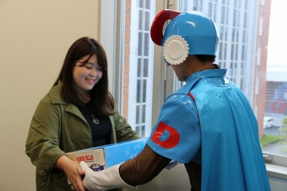 リポビタンDが渡される