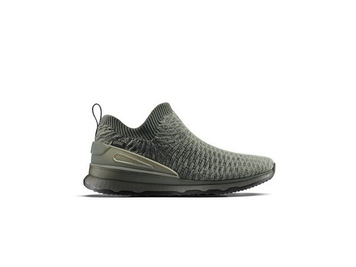 ランドローバーとクラークスのコラボシューズ第1弾登場！