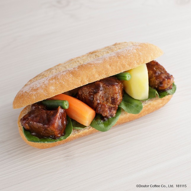 牛肉とさっぱりした野菜を組み合わせた