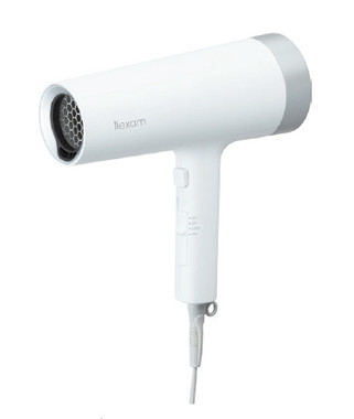 光の力で消費電力を抑え、いたわりながらヘアドライ