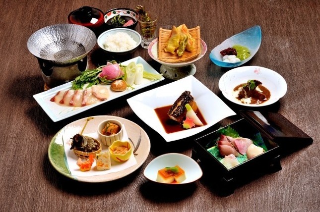 酒に合う1品もついてくる