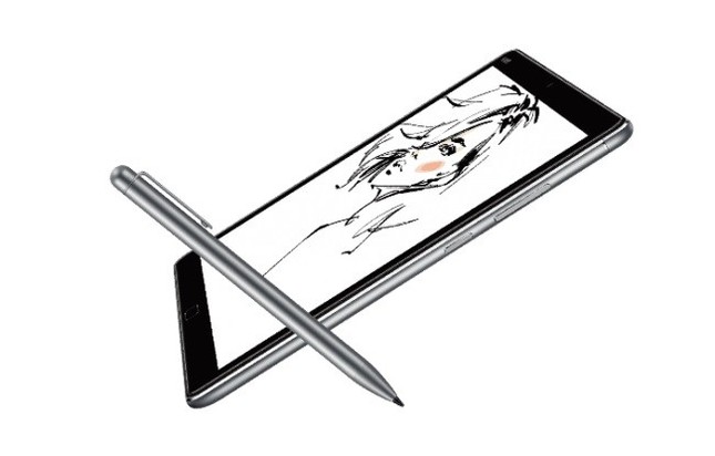 用途に応じて選べるLTEモデルやメモリー容量32GB／64GBモデルを用意