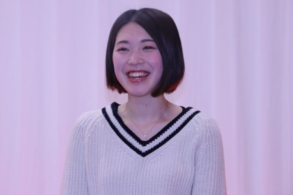 メイク後、笑顔を見せる田村さん（2018年12月撮影）