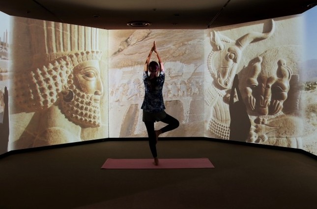 古代オリエントの香りに包まれながらNightヨガを体験！