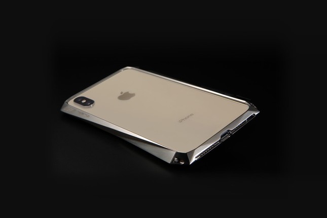 軽量 高強度のチタン合金素材 Iphone向けバンパーケース J Cast トレンド