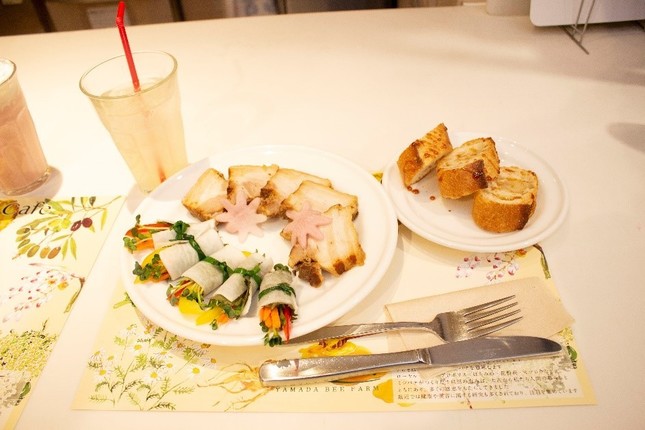 フードセット
「ポークがハニーに告白した時」
1,500円（税抜）
