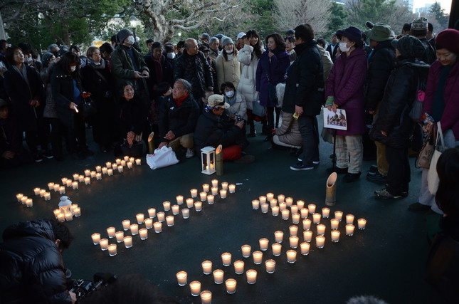 初の東京での追悼行事に集まった人たち