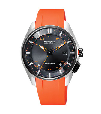 大坂選手が試合で着用するモデルを自分の腕に