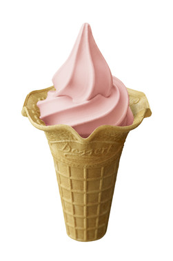 苺のコクと甘みが感じられるヨーグルトソフト