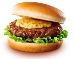 肉厚パティとたまごで食べ応え十分