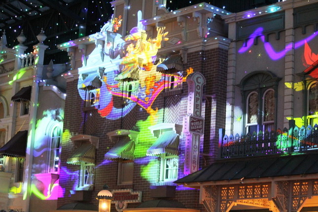 セレブレーションストリートのプロジェクションマッピング