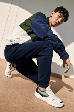 テニスシューズの機能性とトレンドをミックス！