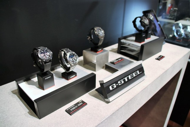 メタル素材が特徴の「G-STEEL」シリーズ