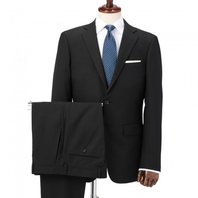 ストレッチ・防シワ・パンツウォッシャブルの3拍子揃ったスーツが登場！