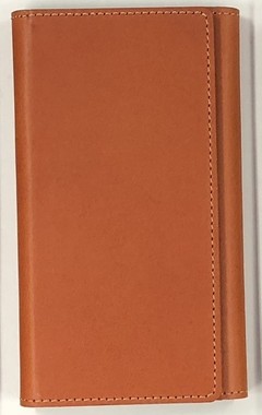 使うほどに深みと愛着が増すレザーケース