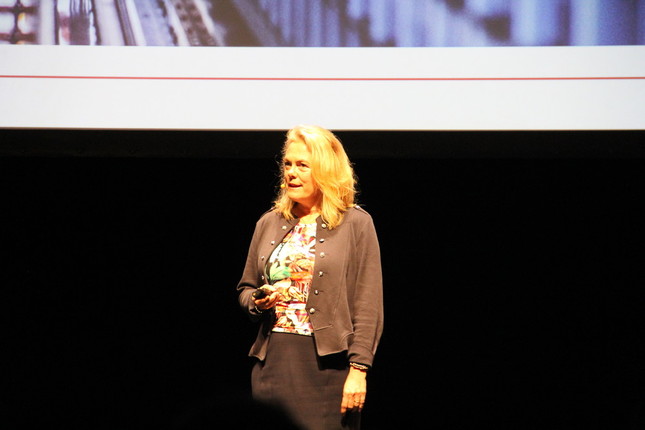 第1部に登壇したヘレ・ボッセン・コンラドセン氏