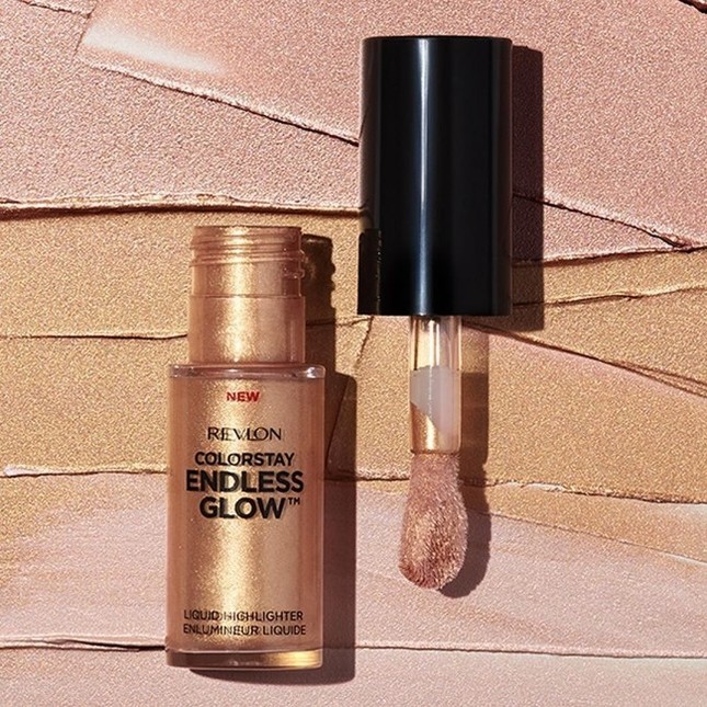 キラめくツヤで立体小顔を叶えるハイライター