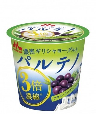 クリーミーな高タンパクヨーグルトにアサイーをプラス