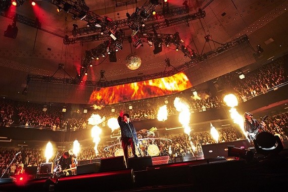 日本武道館での「LUNA　SEA　30th　anniversary　LIVE－Story　of　the　ten　thousand　days」（（C）田辺佳子）