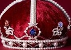 時価3億円「リボンの騎士」王冠　スターサファイアが星のように輝く