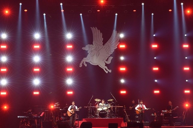 日本武道館で行われた「ALICE　AGAIN　2019-2020　限りなき挑戦　OPEN　GATE」（（C）アリス実行委員会）