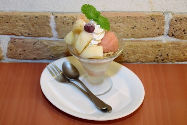 桃のヨーグルトココパルフェ