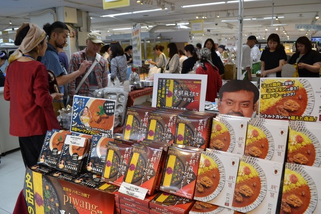 黒ゴマ、カルダモン、ココナッツ……。おいしさを決める隠し味も多種多様に