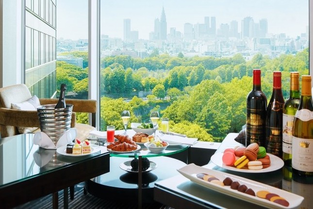 ナイトプールでいっぱい遊ぼう