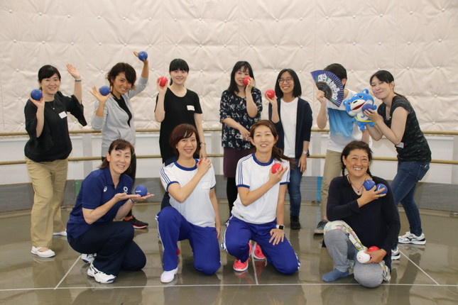 11人の参加者で盛り上がった「ボッチャ女子部」