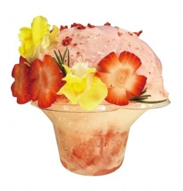 秋山さん演じるクリエイターたちの縁日開催