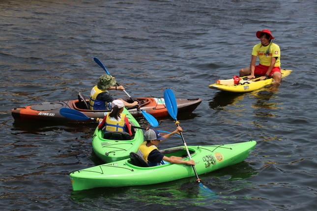思うようにボートを漕げない子どもたち