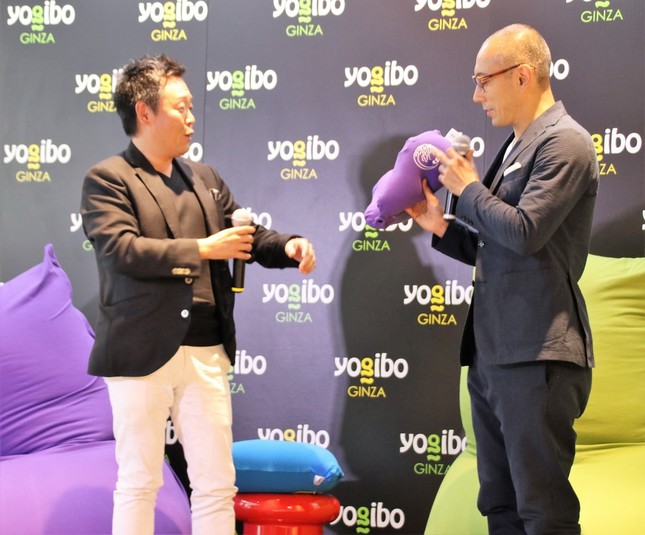 「壽の字海老」入りのYogibo　ネックピロー