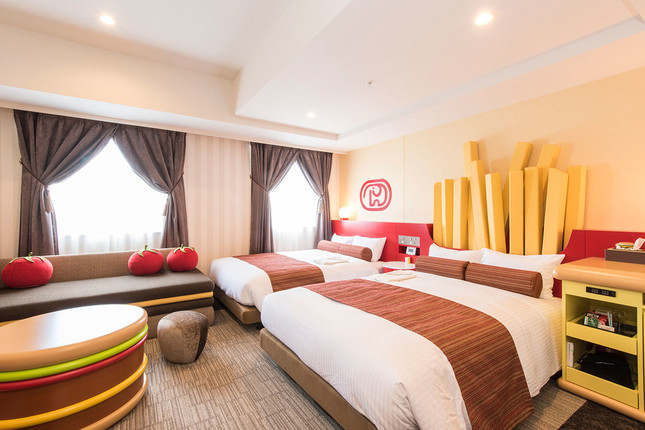 ドムドムハンバーガーをイメージした客室が登場