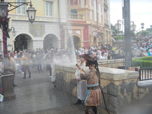 この調子で放水するからたまらない（TDSパイレーツ・サマー）