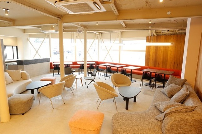 「Laugh Out（ラフアウト）」の内部