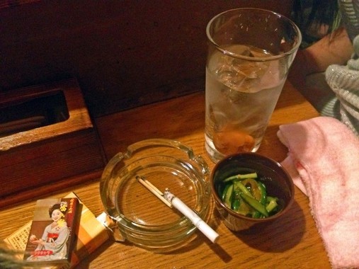 飲み会でのタバコの煙がつらい…解決方法は？