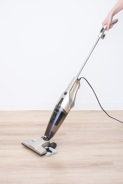 ゴミを吸い込んでから拭き掃除、細かなチリまで効率的に