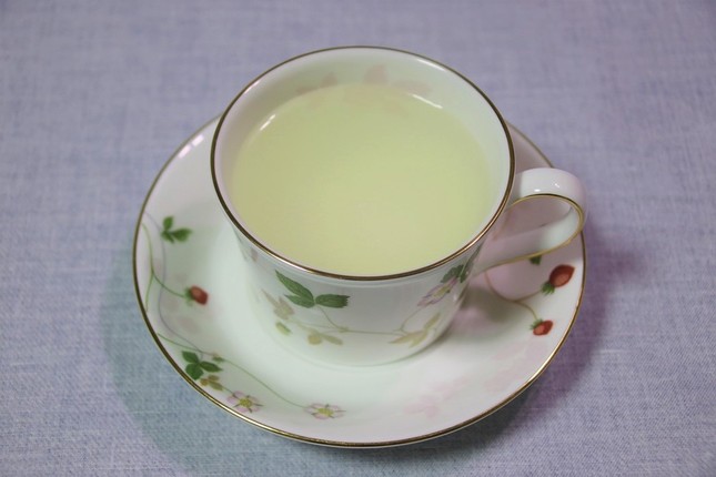 「のど飴ティー」は、のど飴のほかにお湯と容器があれば完成する