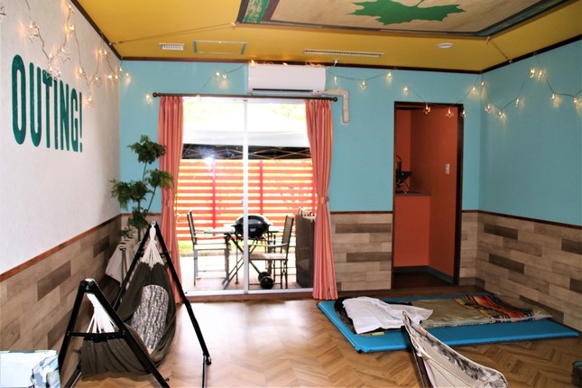 プライベートBBQが楽しめる「アイリスイン城陽」タープタイプ（テラス付き）