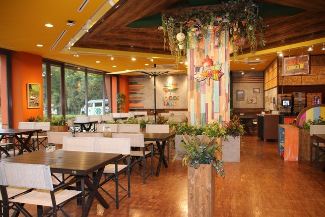 「プラムイン城陽」1階・ロゴスファミリーレストラン