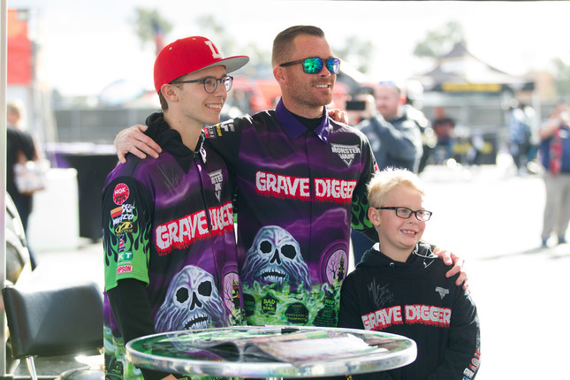 MONSTER JAMで活躍するトラックとドライバーたちに会える「ピットパーティー」