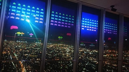 大阪に降りかかる「インベーダー」の脅威から街を守り抜けるか
