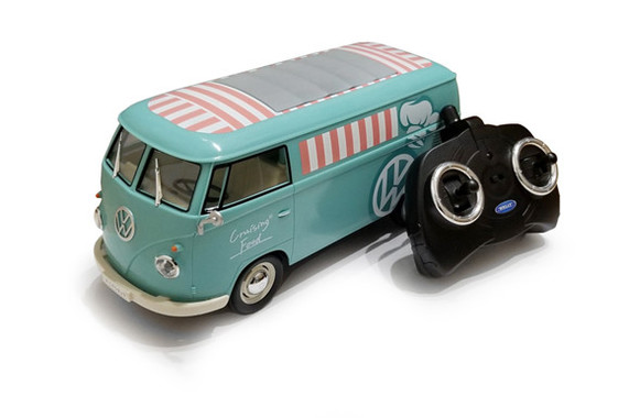 「T1Bus」が精巧なラジコンに