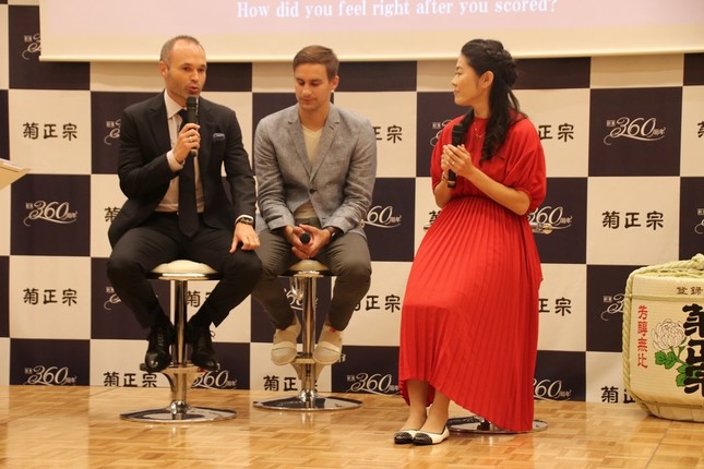 サッカー界のレジェンド2人によるトークセッション