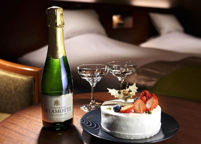 夜景と客室の装飾がコラボ