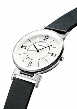 「ISSEY MIYAKE WATCH」のニューモデル「U」
