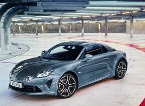 フランス車「アルピーヌ」　左ハンドルモデルの限定車