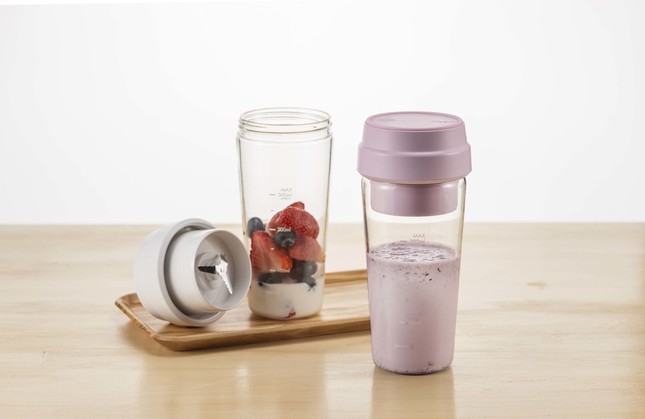 バッテリー内蔵、1杯分のスムージーが楽しめる